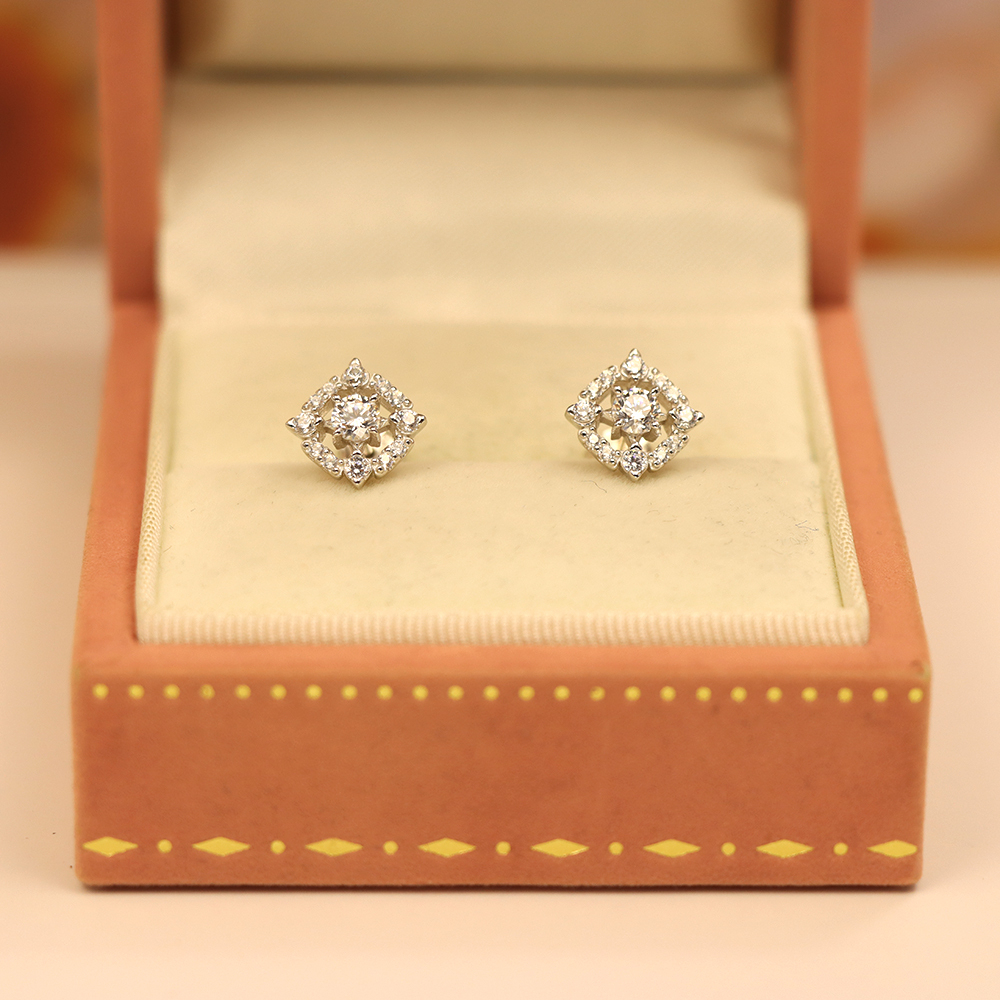 S925 Sterling Silver Geometric Stud Earrings with Diamond Inlays - Stylish and Elegant Daily Jewelry for Women
