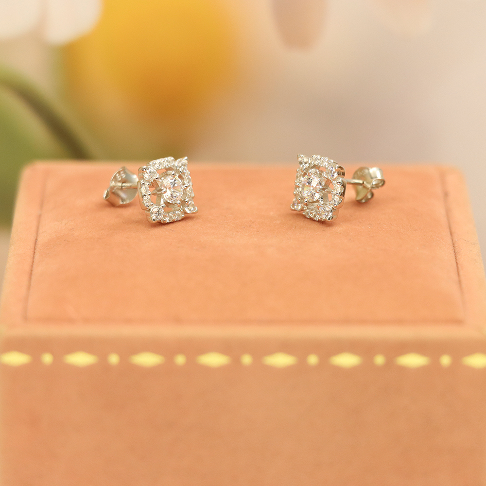 S925 Sterling Silver Geometric Stud Earrings with Diamond Inlays - Stylish and Elegant Daily Jewelry for Women