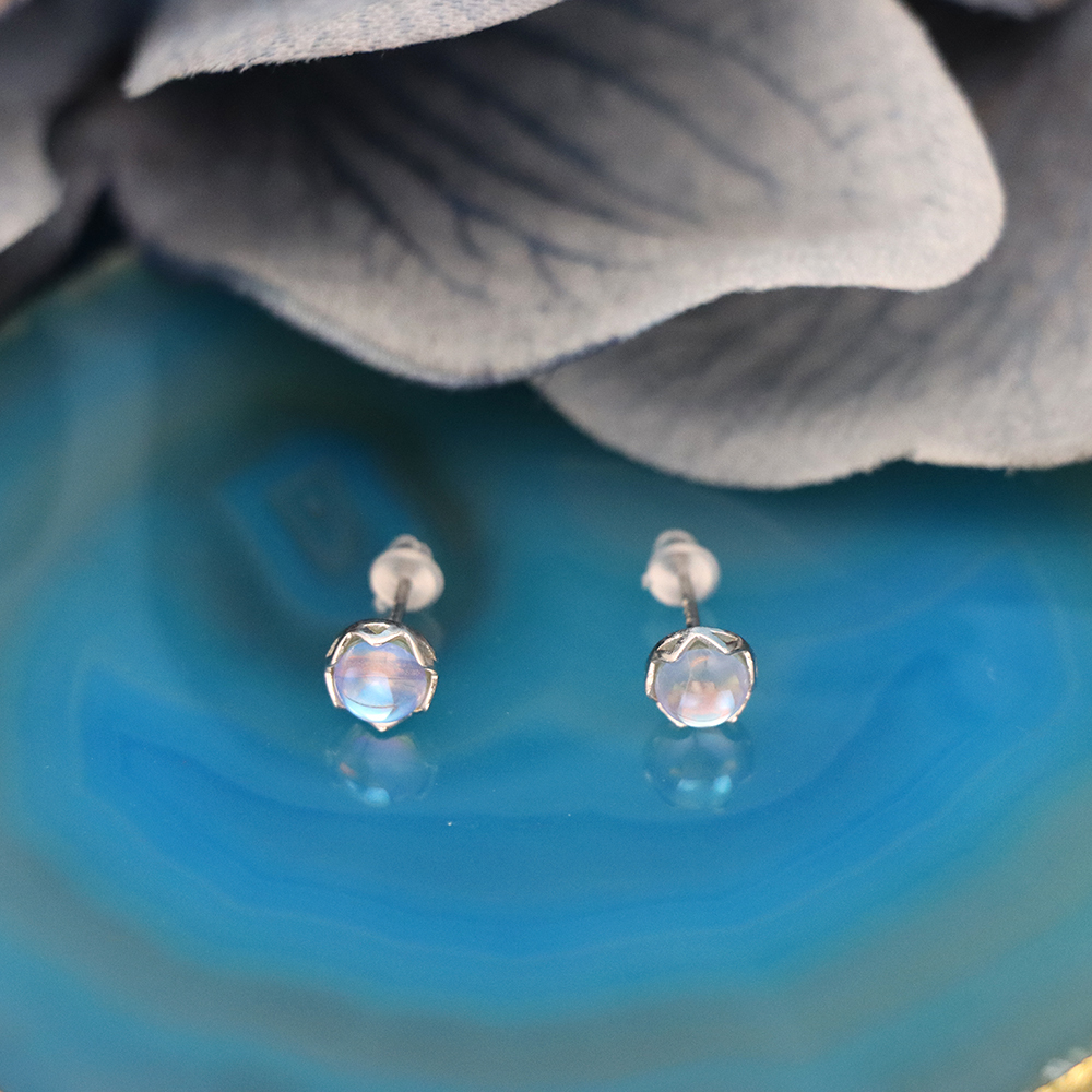 S925 Sterling Silver Moonstone-inlaid Stud Earrings for Women