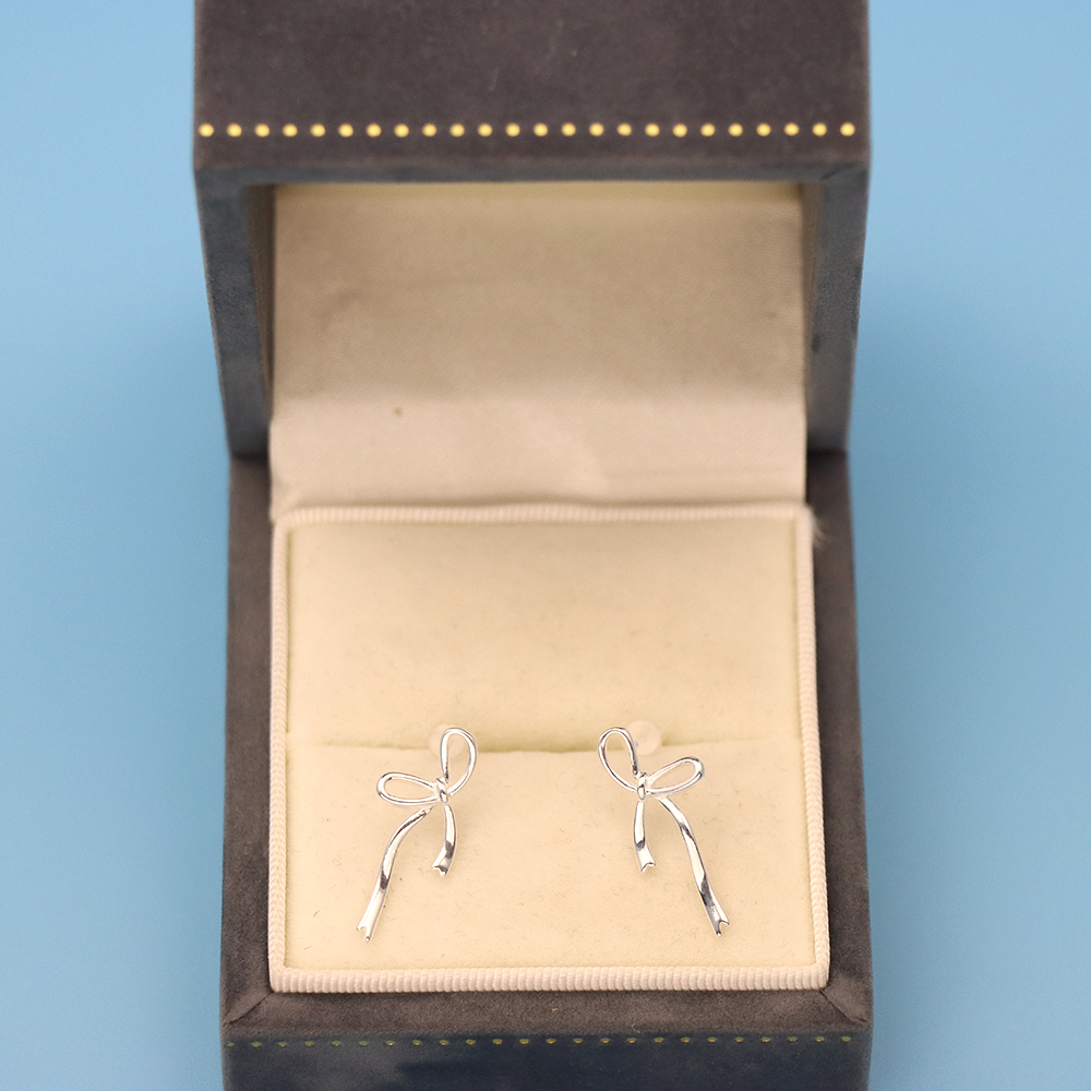S925 Sterling Silver Bow-shaped Stud Earrings for Women