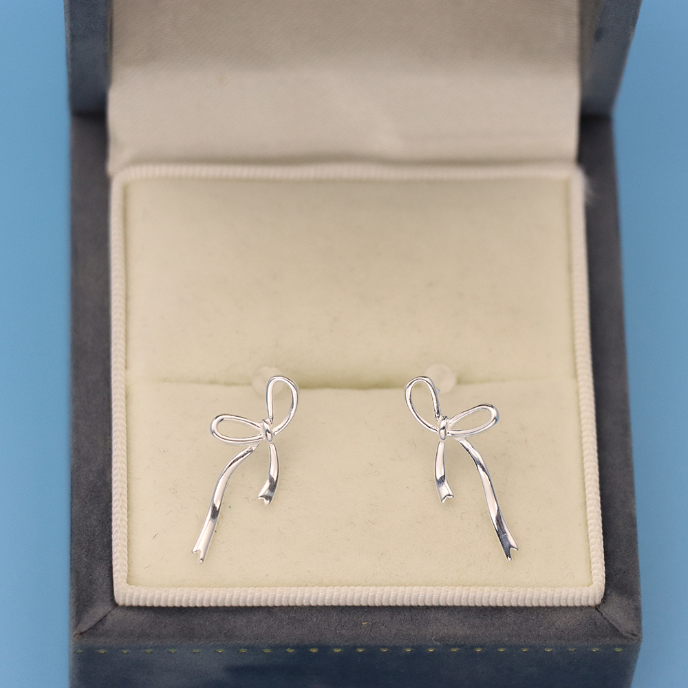 S925 Sterling Silver Bow-shaped Stud Earrings for Women