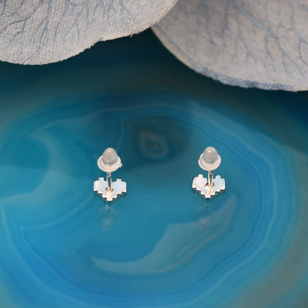 S925 Sterling Silver Exquisite Strip-shaped Rainbow Heart-shaped Stud Earrings