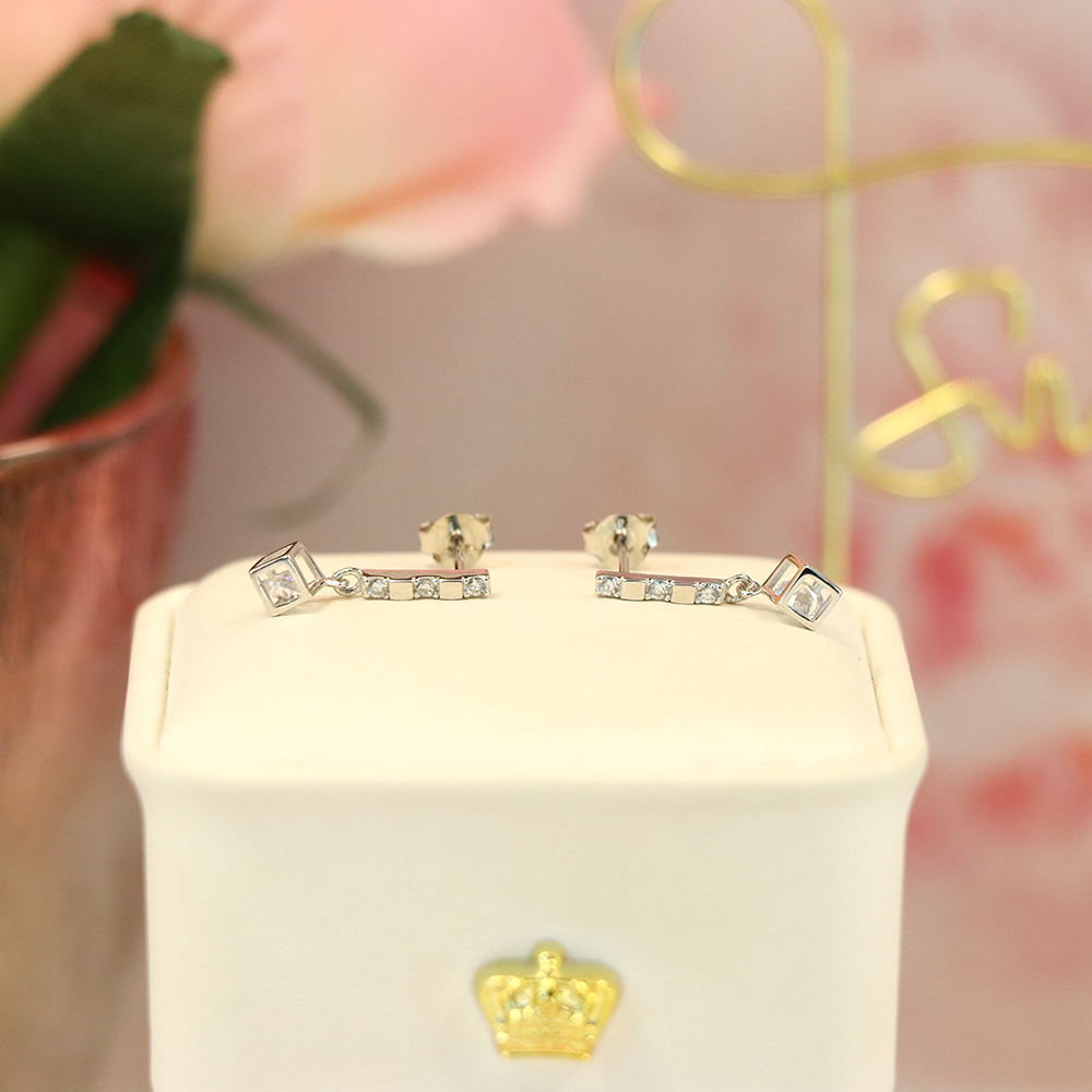 S925 Sterling Silver Stud Earrings with Diamond Inlays for Women - Elegant and Sparkling Dangle Earrings