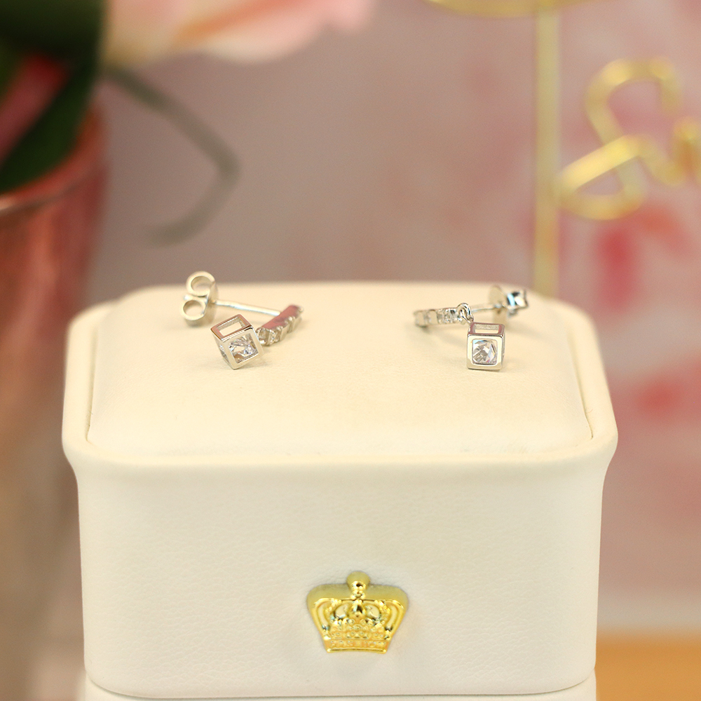 S925 Sterling Silver Stud Earrings with Diamond Inlays for Women - Elegant and Sparkling Dangle Earrings