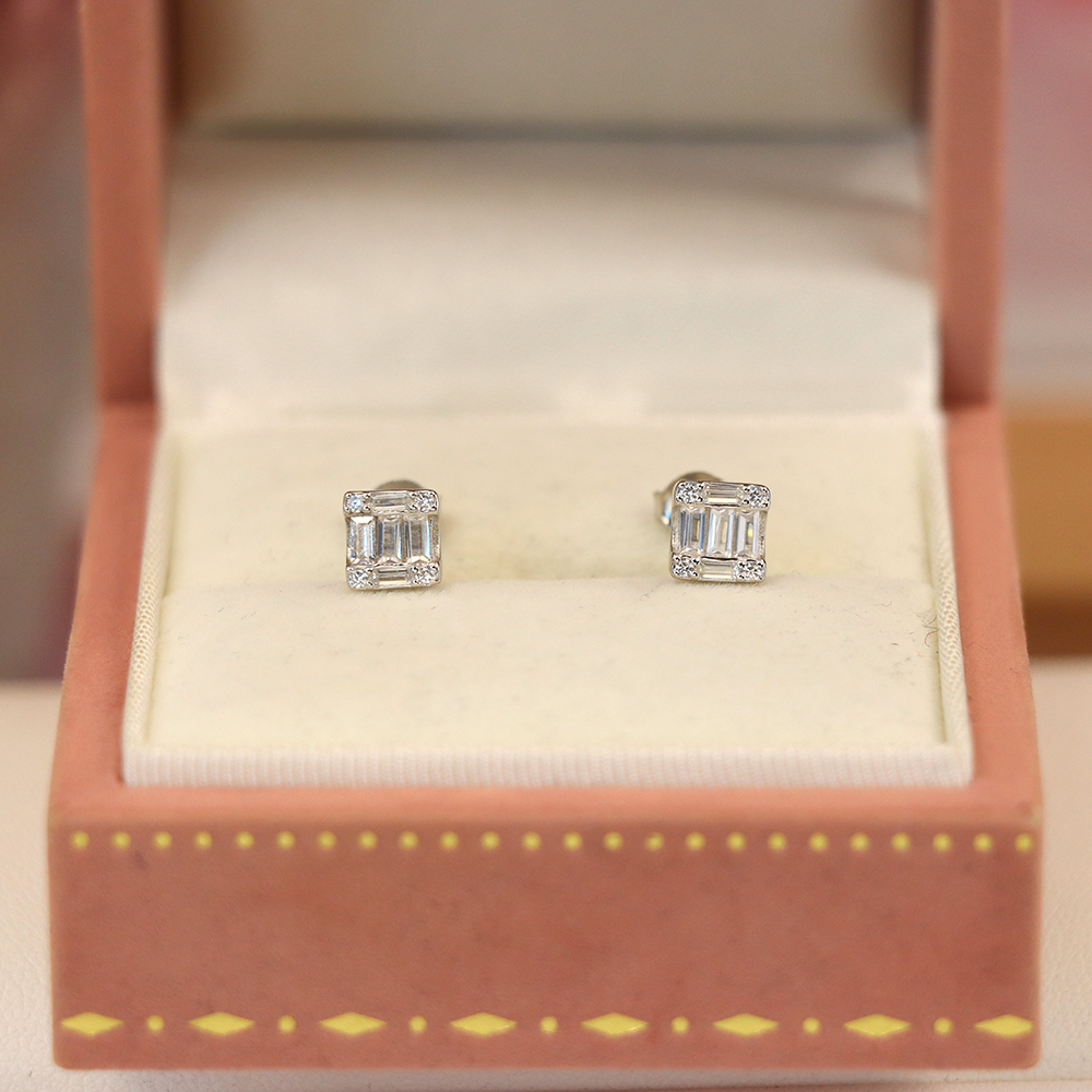 S925 Sterling Silver Snail Earrings - Miniature Dainty Studs, Whimsical Nature-Inspired Jewelry for Women