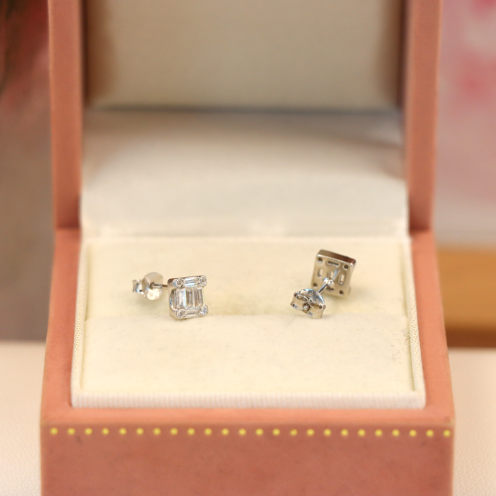 S925 Sterling Silver Snail Earrings - Miniature Dainty Studs, Whimsical Nature-Inspired Jewelry for Women