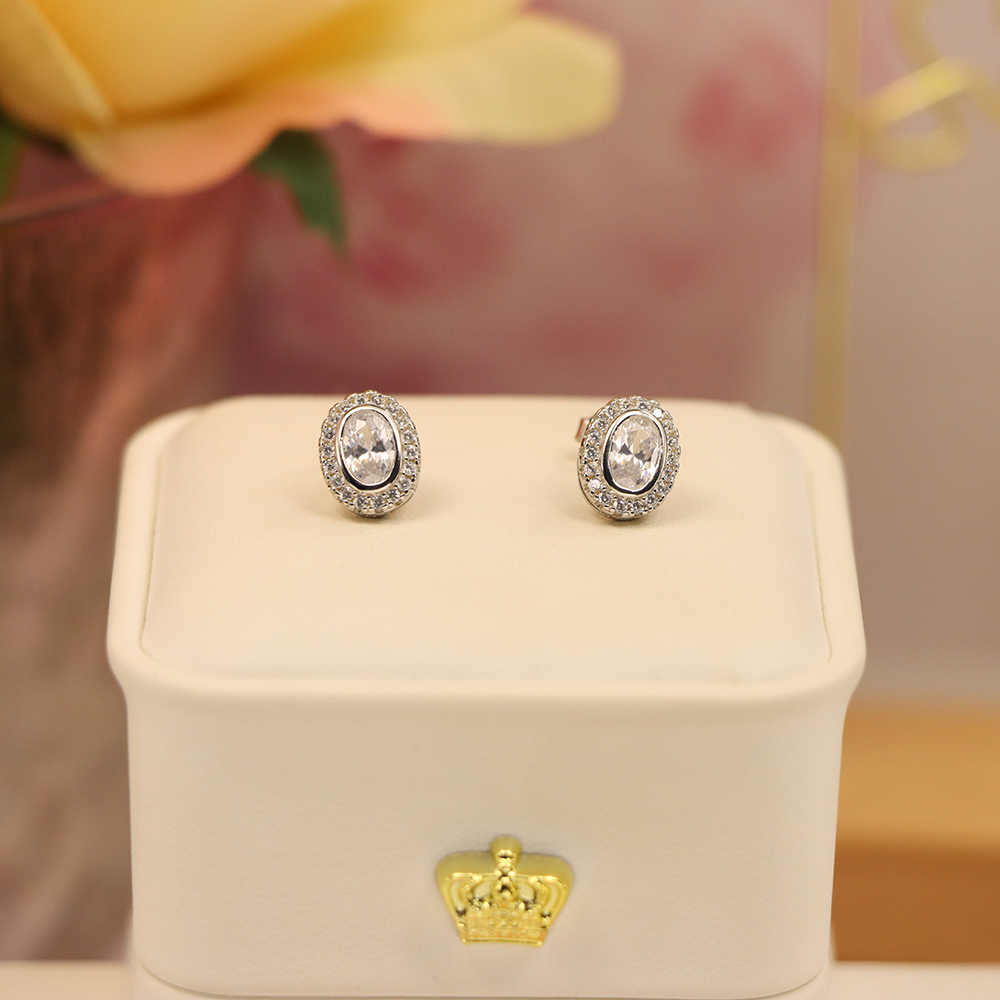 Dainty Oval Ear Studs, S925 Sterling Silver, Minimalist Elegance, Lightweight Luxury, Gift for Her