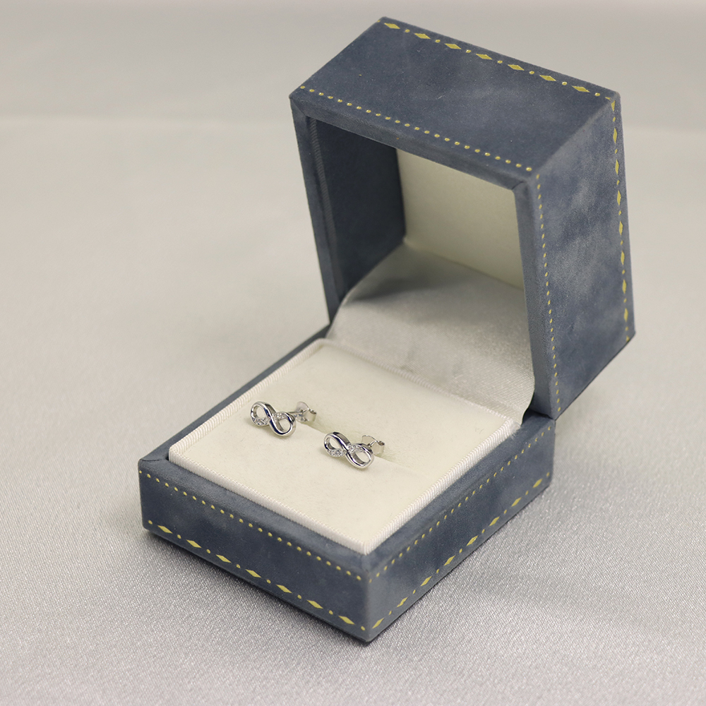 S925 Sterling Silver Figure-8-shaped Diamond-inlaid Stud Earrings for Women