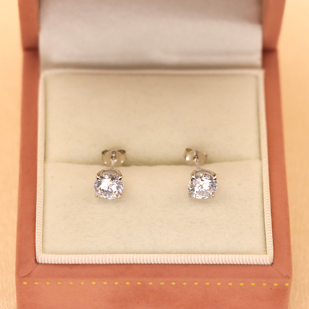 S925 Sterling Silver Simple Single Diamond Earring