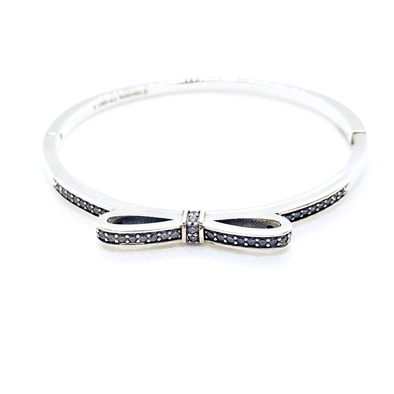 Pandora SIZE 2 SPARKLING BOW BANGLE