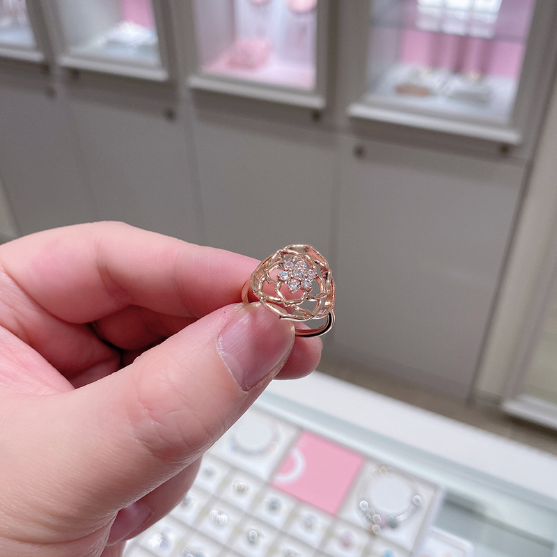 Pandora Rose Petals Statement Ring Size