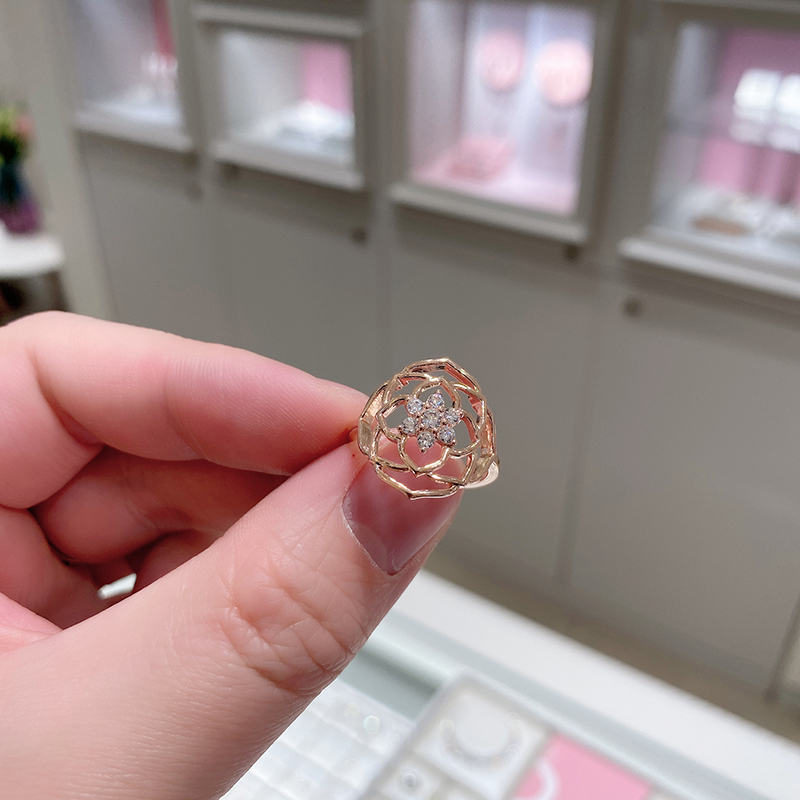 Pandora Rose Petals Statement Ring Size