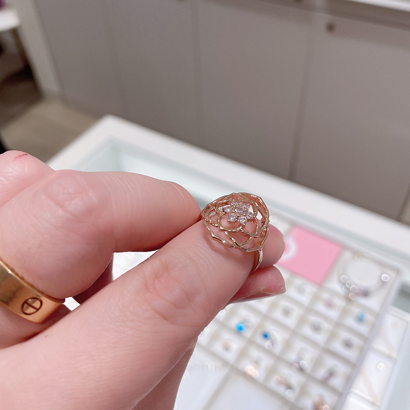 Pandora Rose Petals Statement Ring Size