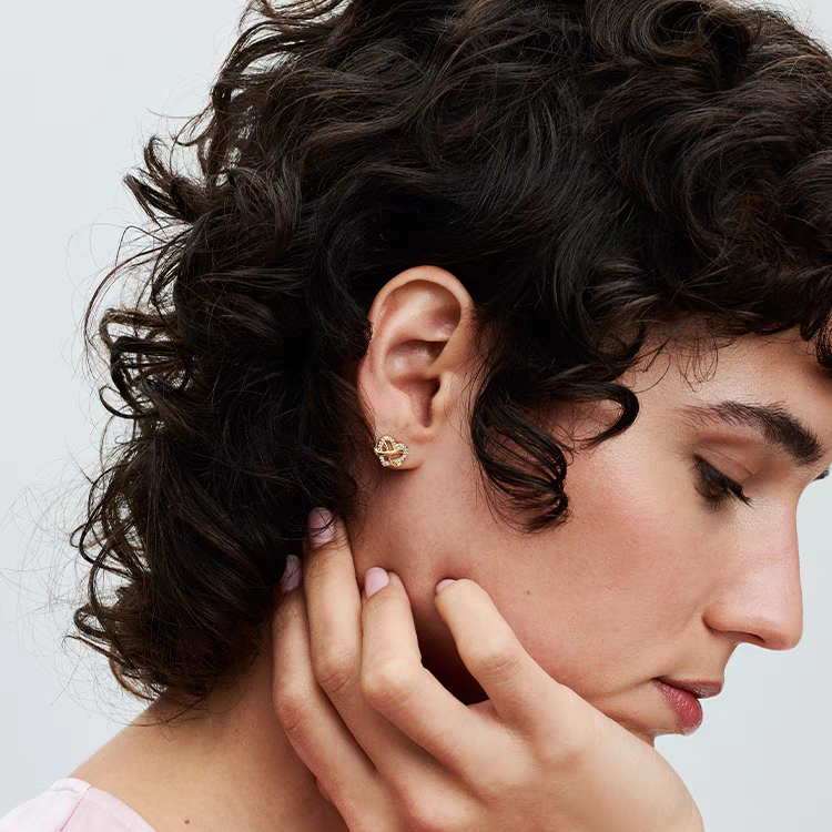 New Pandora Shine Gold Sparkling Infinity Heart Stud Earrings