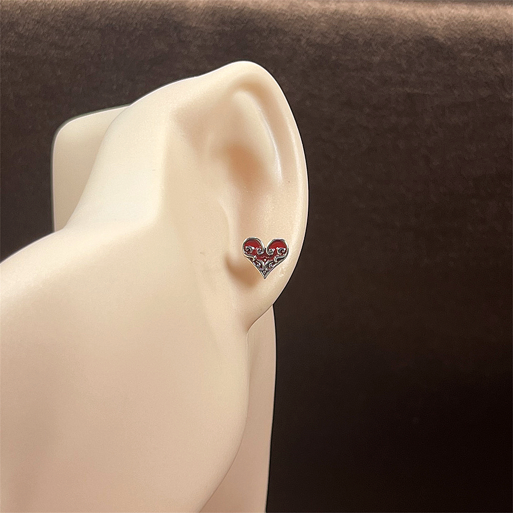 S925 Sterling Silver Black and Red Heart Stud Earrings - Minimalist Vintage Design