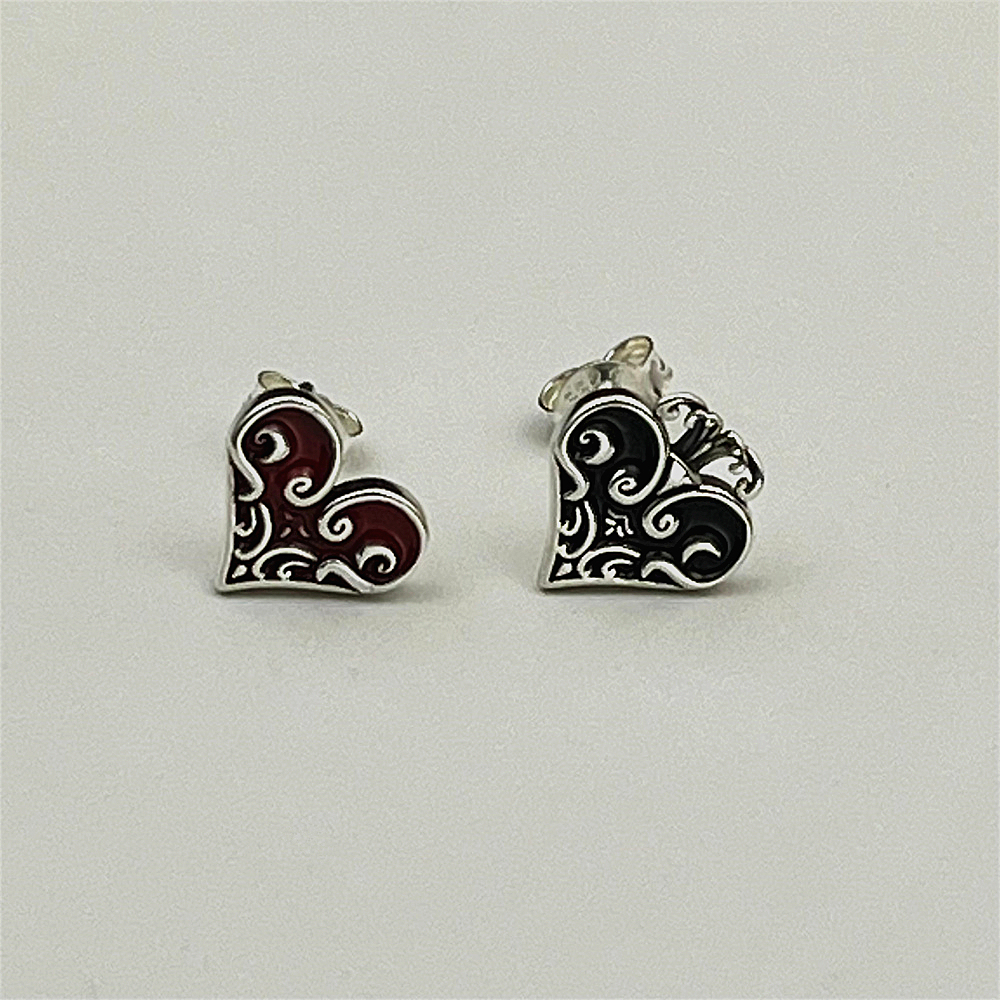 S925 Sterling Silver Black and Red Heart Stud Earrings - Minimalist Vintage Design