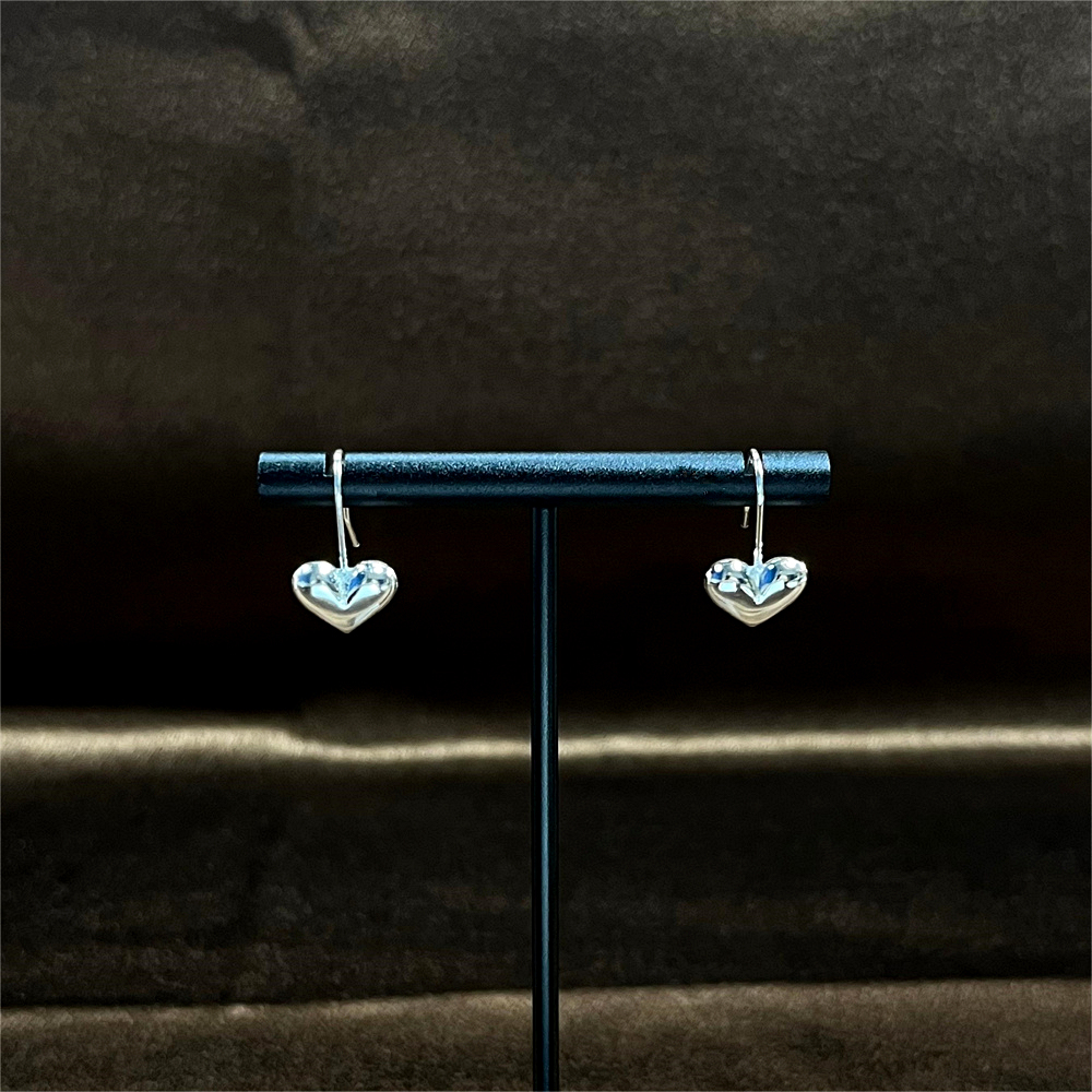 S925 Sterling Silver Unique Design Delicate Heart Earrings Stud Earrings