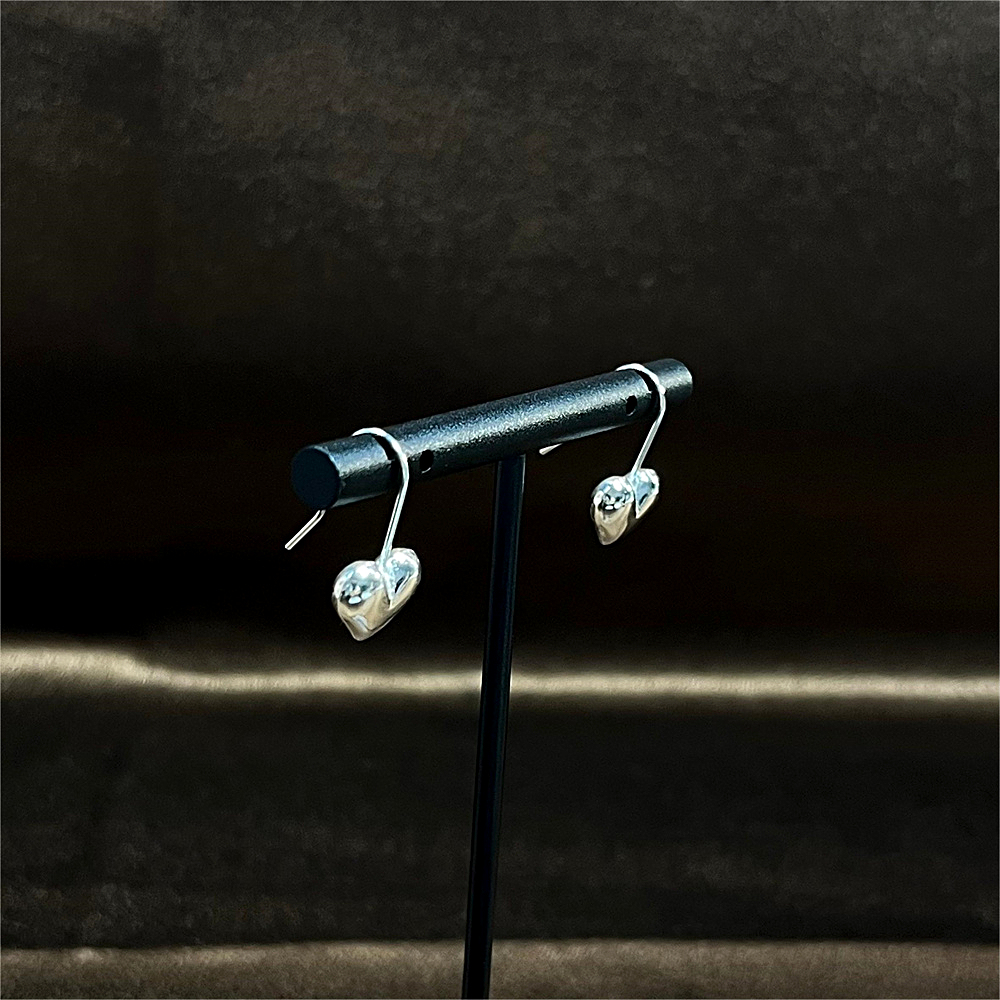 S925 Sterling Silver Unique Design Delicate Heart Earrings Stud Earrings