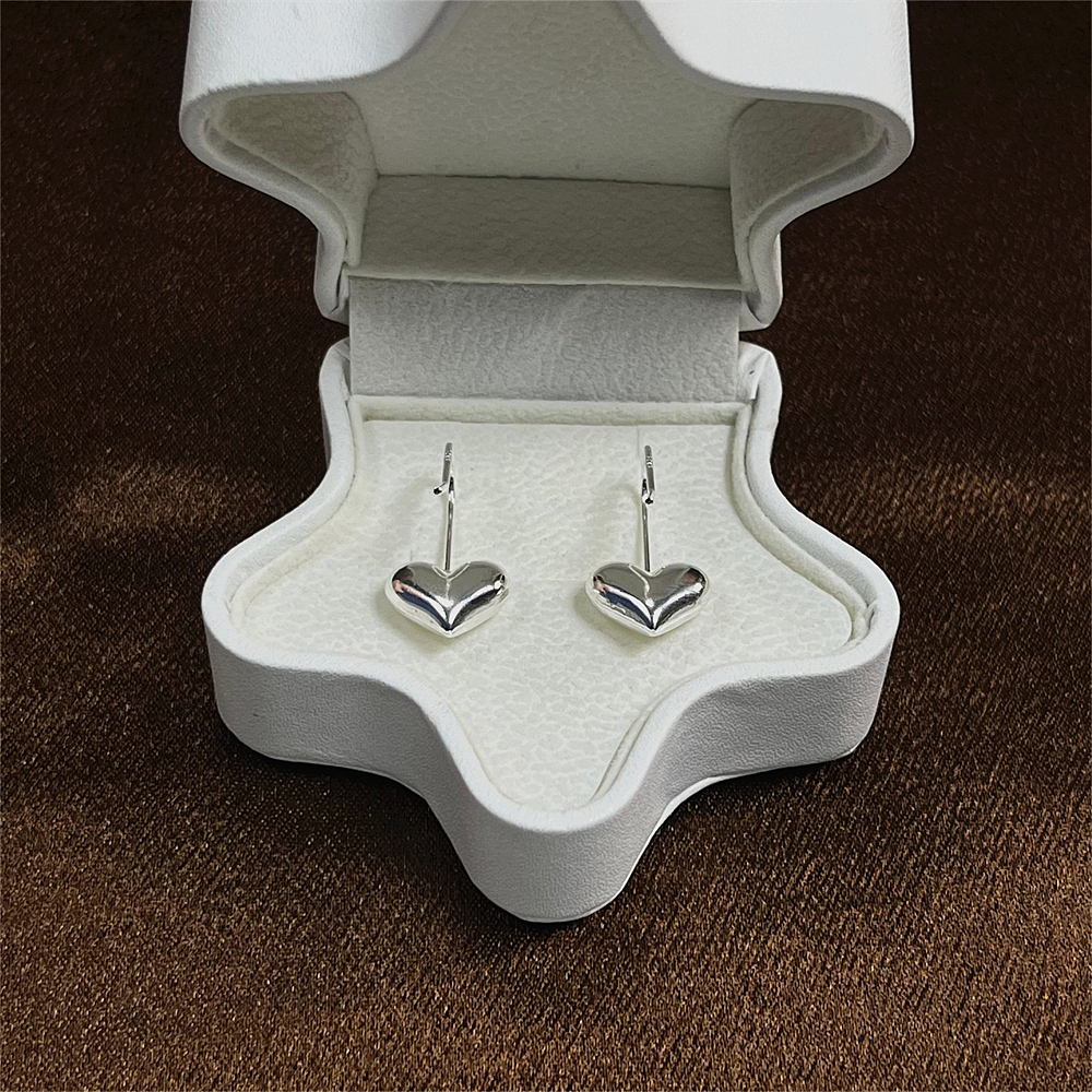 S925 Sterling Silver Unique Design Delicate Heart Earrings Stud Earrings