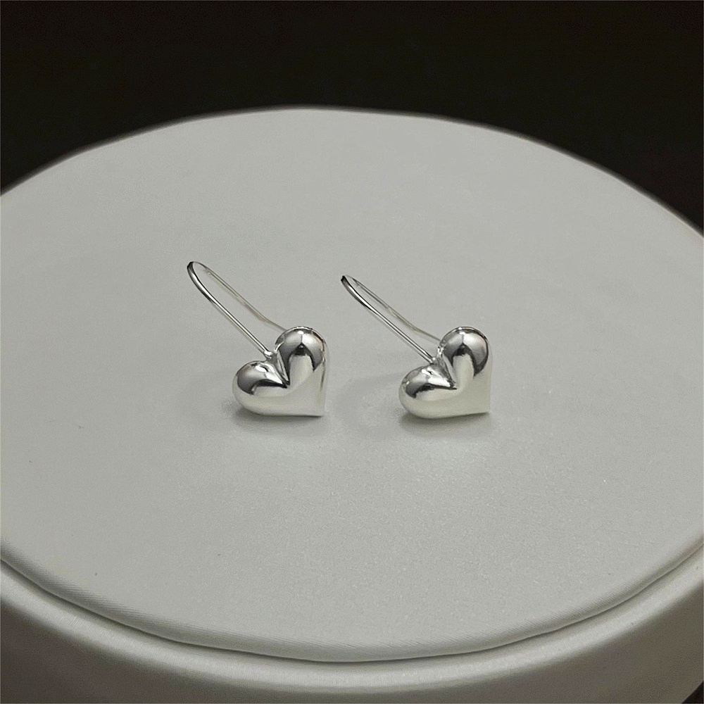 S925 Sterling Silver Unique Design Delicate Heart Earrings Stud Earrings