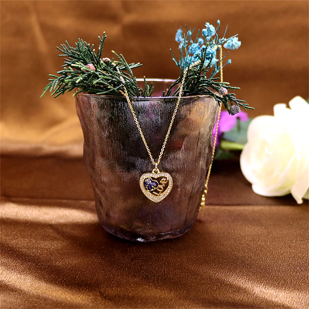 Opal Copper-Plated Love Pendant Necklace with Collar Chain – Stylish and Meaningful Jewelry
