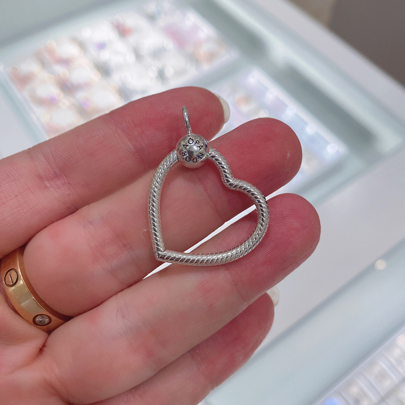 PANDORA Moments Heart O Pendant Charm Holder