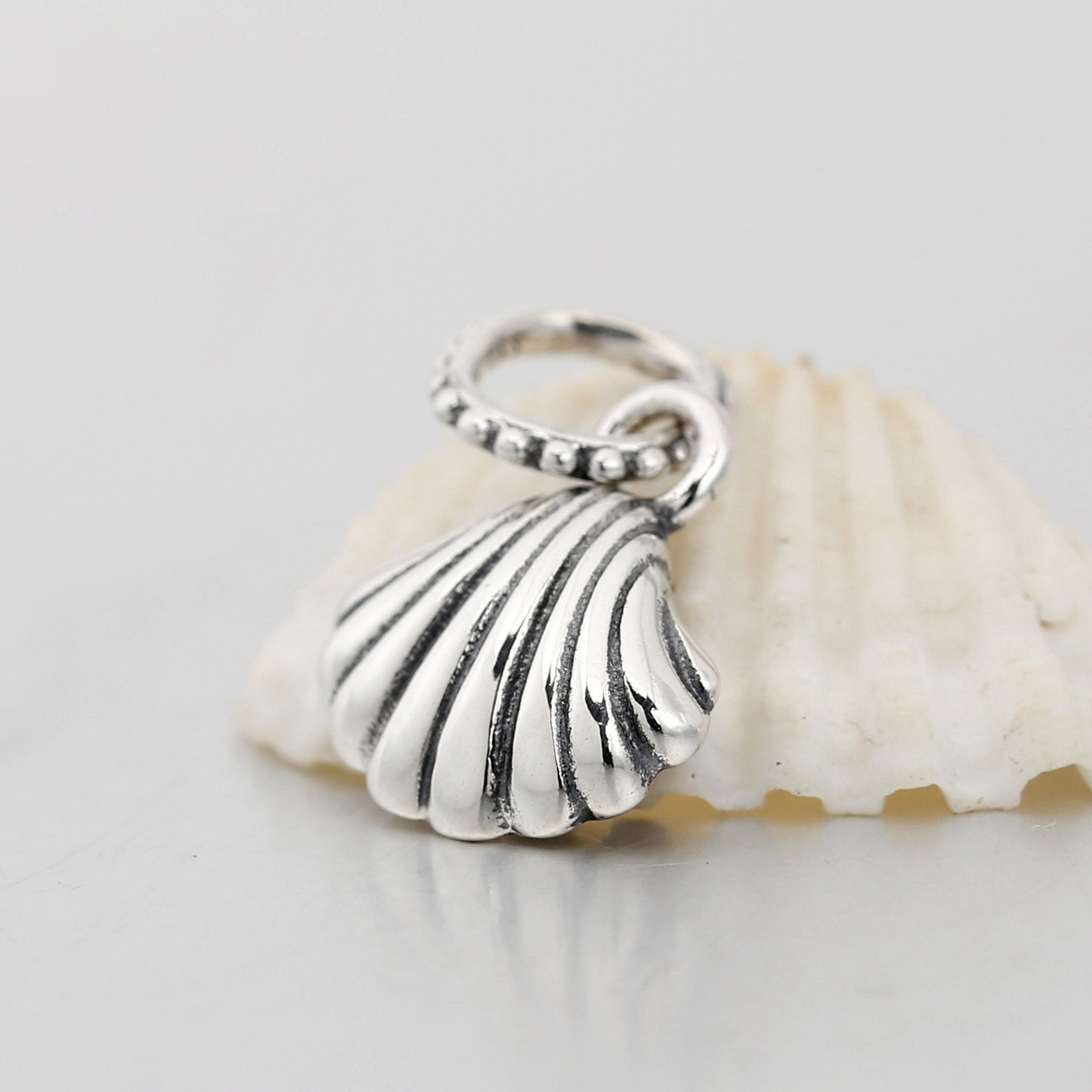 Pandora Shell Pendant Charm ALE S925
