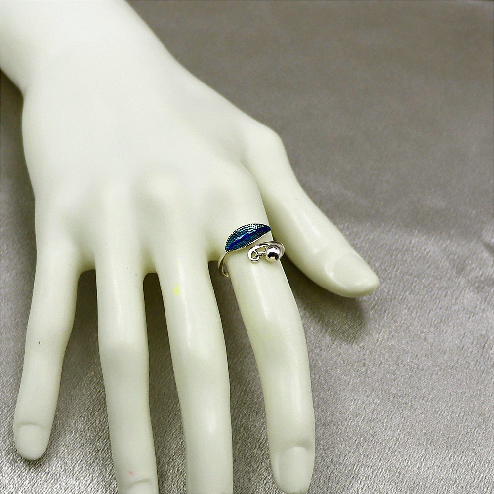 S925 sterling silver epoxy leaf personality small ball pendant tassel embellished open ring