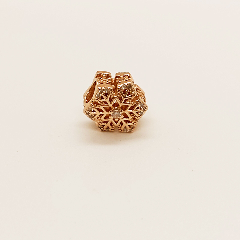 Pandora  Festive Snowflake Charm