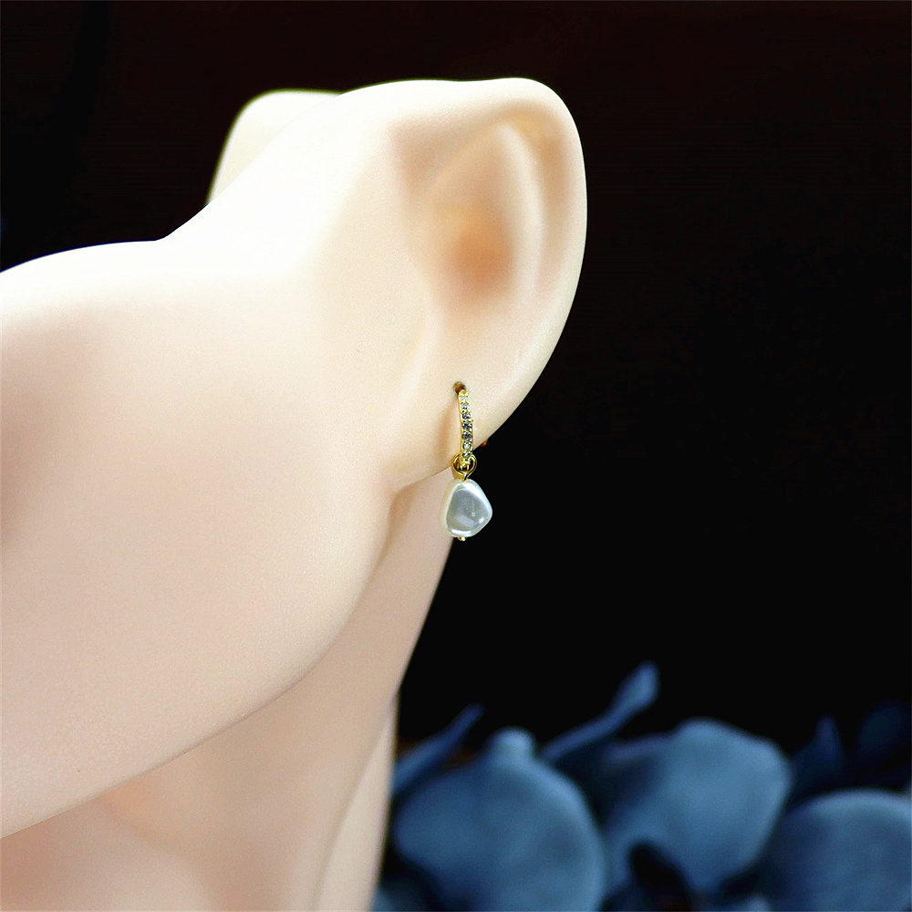925 Sterling Silver Vintage Baroque Pearl Earrings with Zirconia Studs