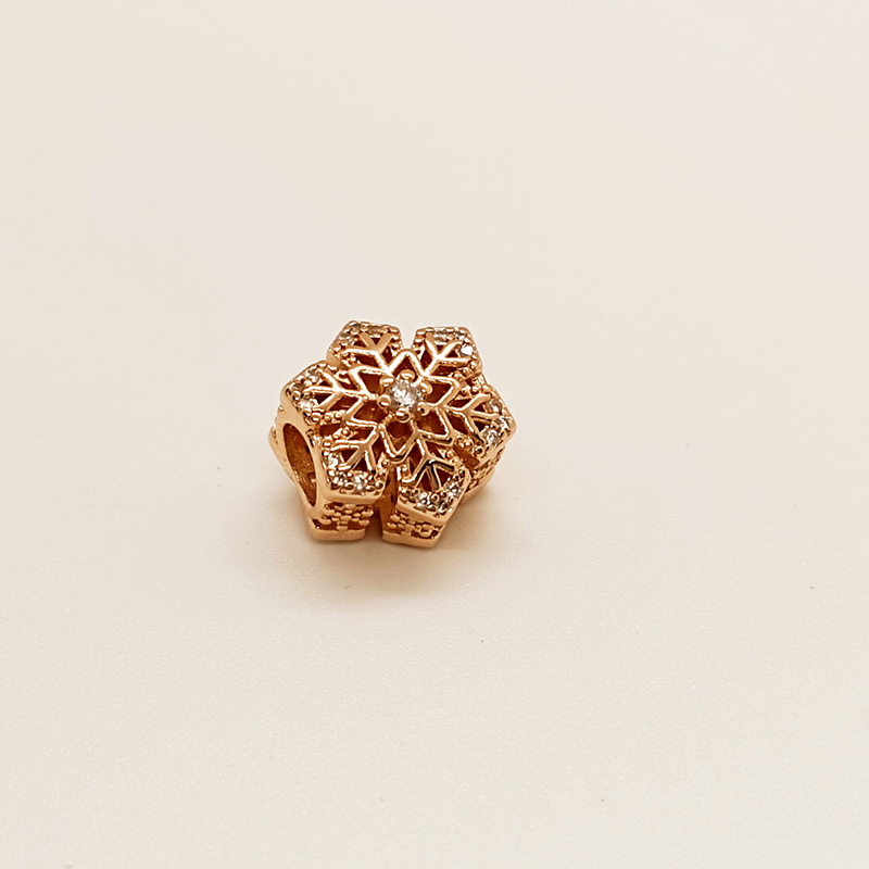 Pandora  Festive Snowflake Charm