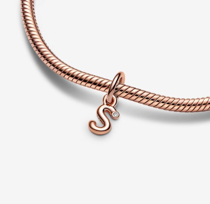 Pandora Moments Letter s Script Alphabet kirjainkoru hela
