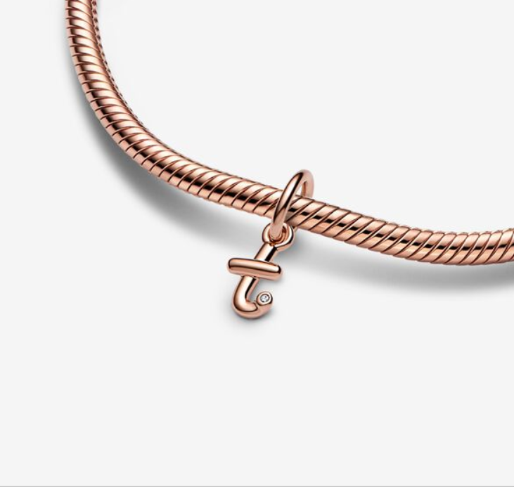 Pandora Moments Letter t Script Alphabet kirjainkoru hela