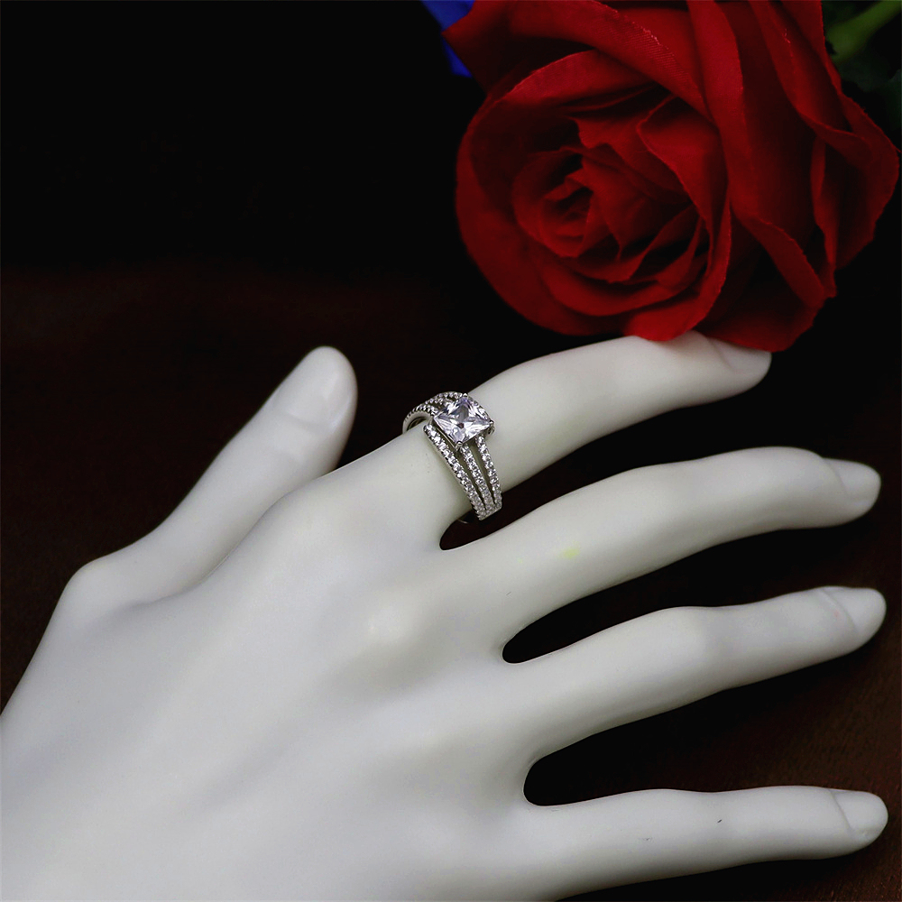 S925 Sterling Silver Princess Cut Square Diamond Asymmetrical Twisted Band Ring