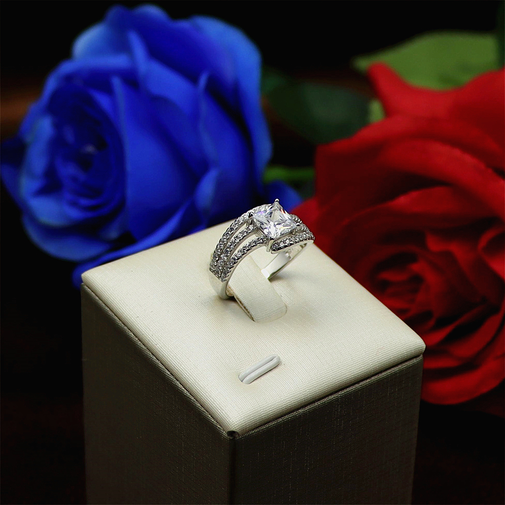 S925 Sterling Silver Princess Cut Square Diamond Asymmetrical Twisted Band Ring