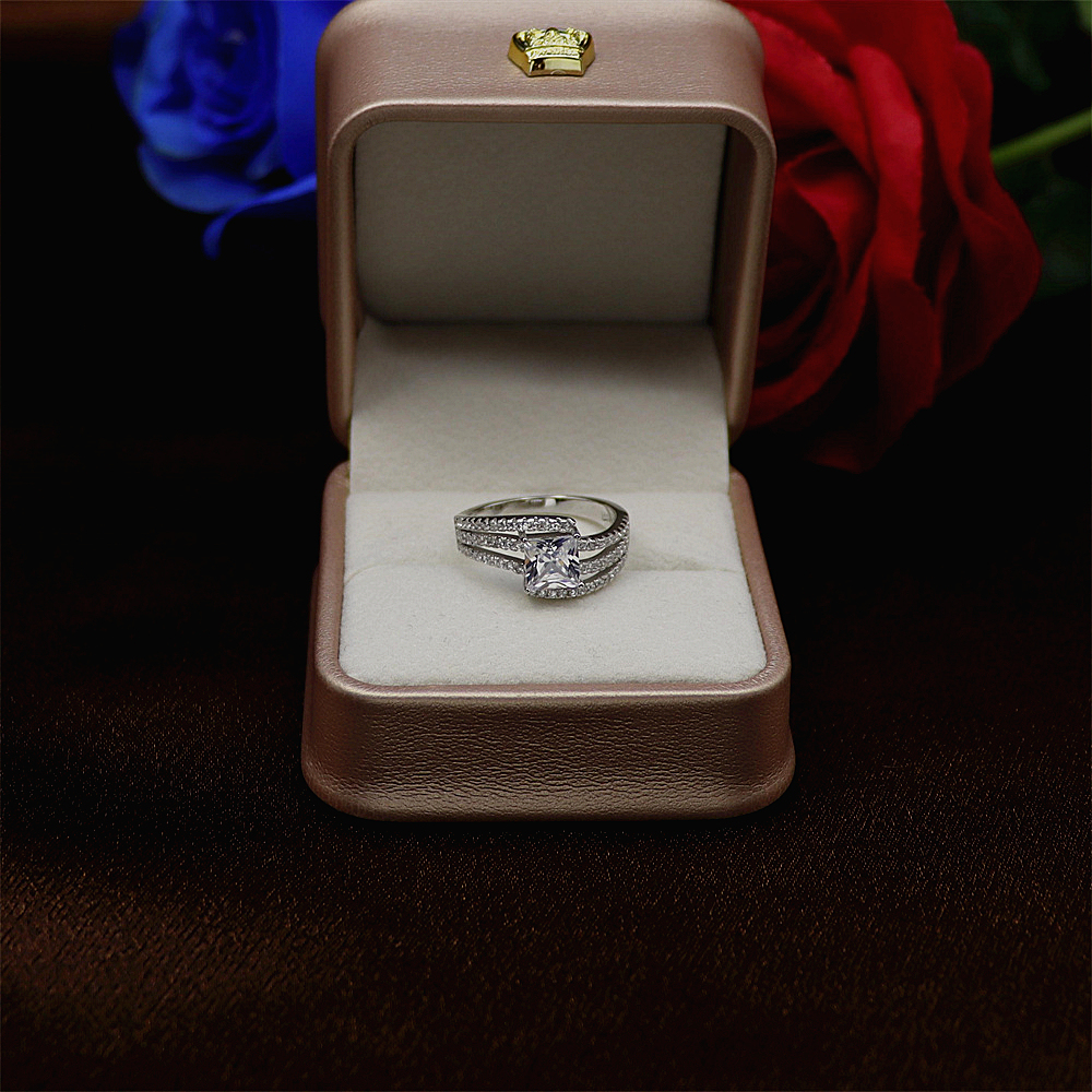 S925 Sterling Silver Princess Cut Square Diamond Asymmetrical Twisted Band Ring