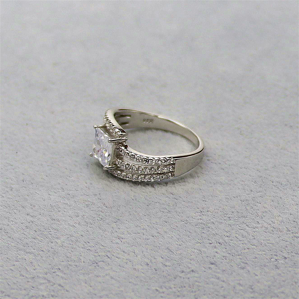 S925 Sterling Silver Princess Cut Square Diamond Asymmetrical Twisted Band Ring