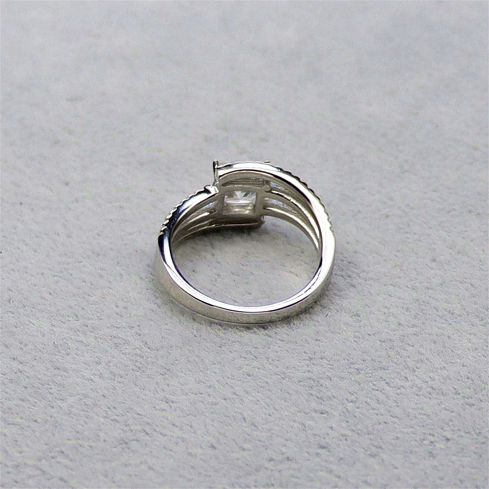 S925 Sterling Silver Princess Cut Square Diamond Asymmetrical Twisted Band Ring