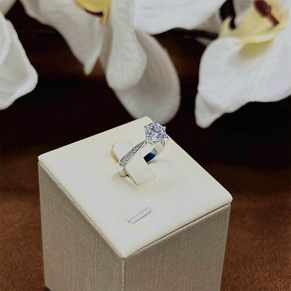 S925 Sterling Silver Six-Prong Zircon Engagement Ring