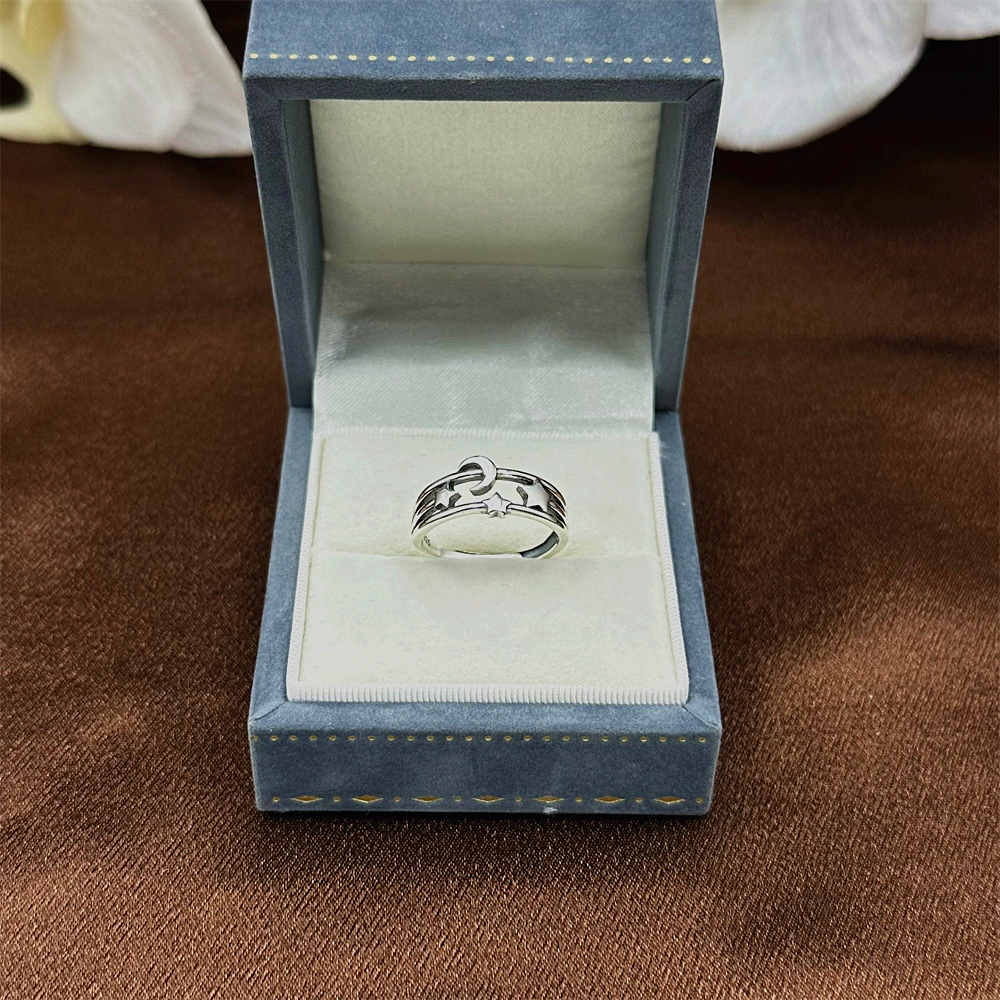 925 Sterling Silver Star and Moon Vintage Open Ring