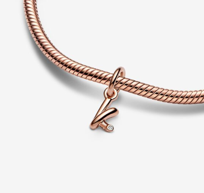 Pandora Moments Letter k Script Alphabet kirjainkoru hela