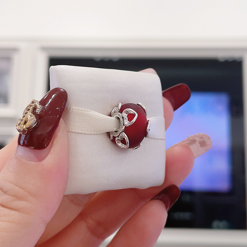 Pandora Moments Frosted Red Murano Glass & Hearts hela