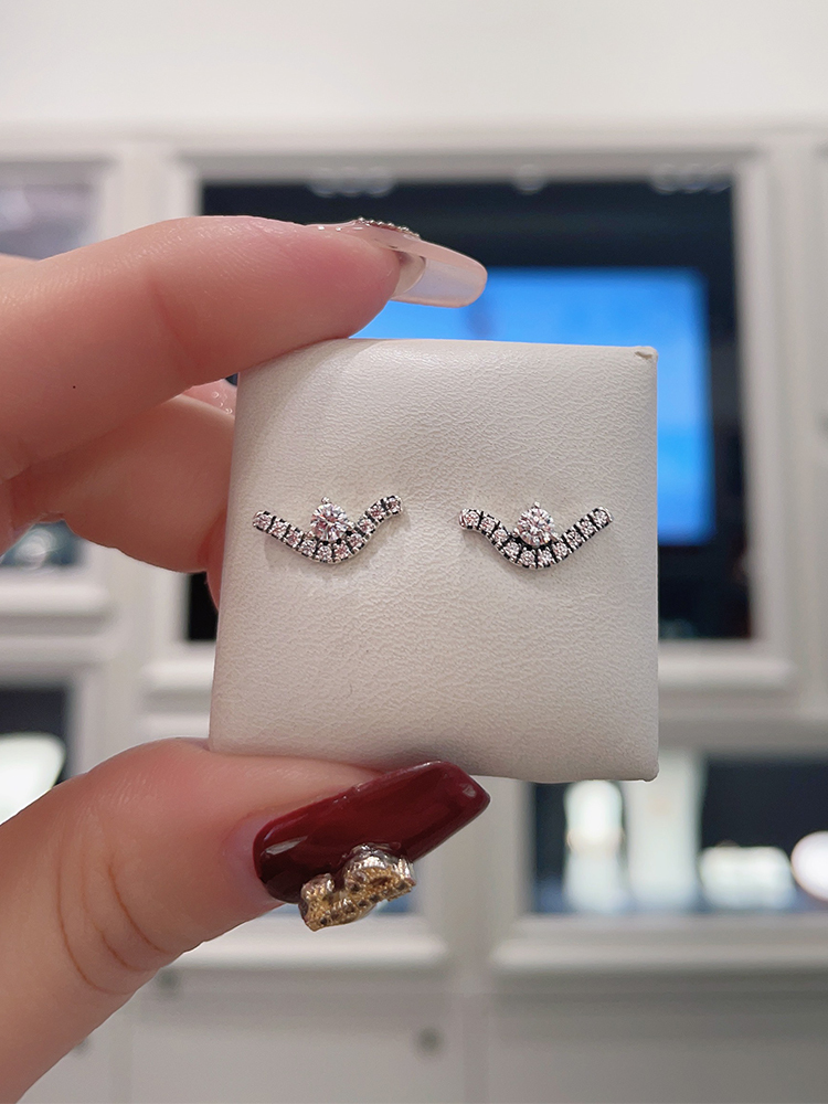 Pandora Sparkling Wave Stud Earrings - Denmark Style