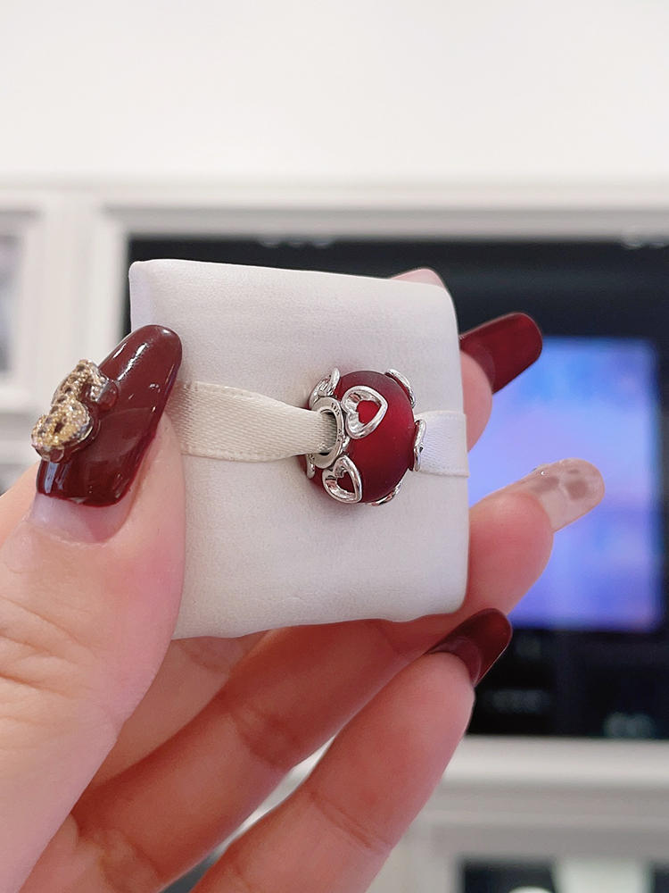 Pandora Moments Frosted Red Murano Glass & Hearts hela