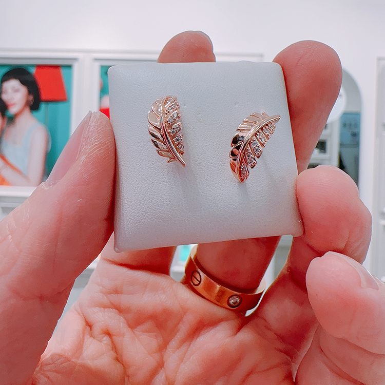 Floating Curved Feather Stud Earrings With FREE Gift Pouch+Tag