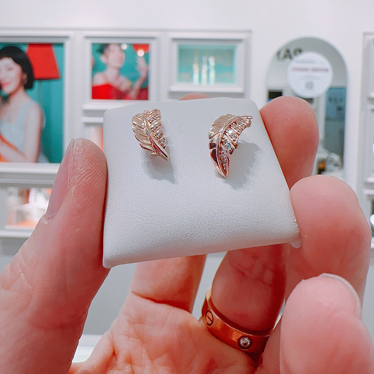 Floating Curved Feather Stud Earrings With FREE Gift Pouch+Tag