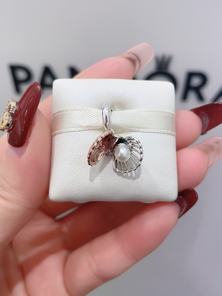 Pandora Club 2023 Sea Shell & Treated Freshwater Cultured Pearl Dangle Charm