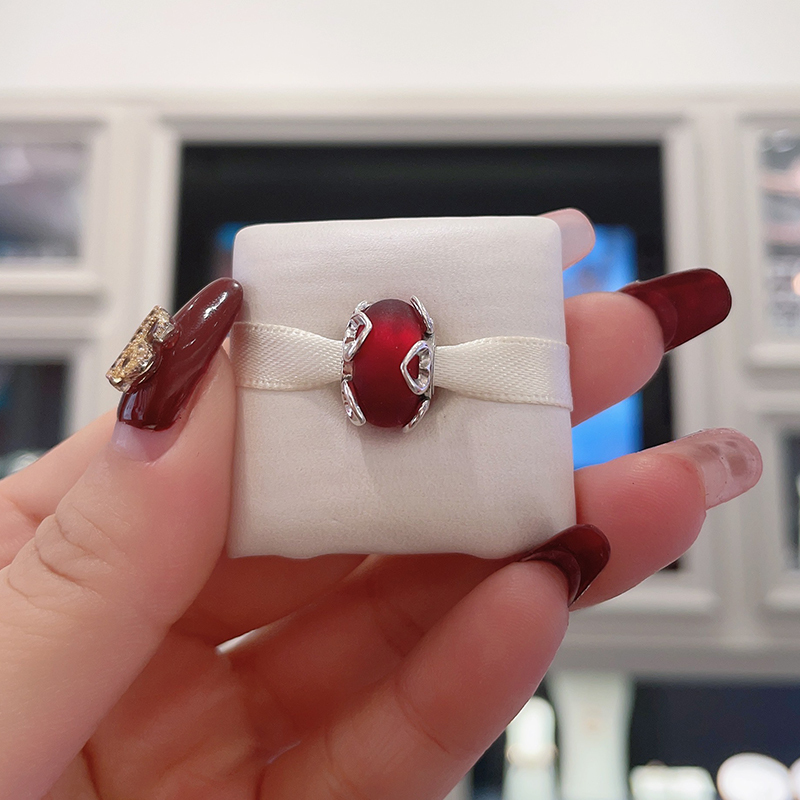 Pandora Moments Frosted Red Murano Glass & Hearts hela