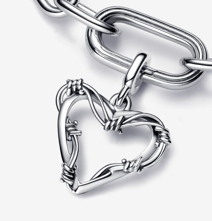 Pandora ME Wire Heart Medallion hela