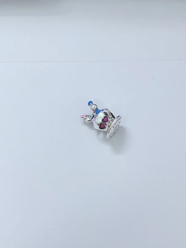 2023  Parks Pandora Valentine’s Charm Donald Daisy Duck Teacup